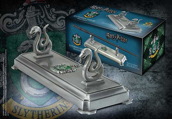 Slytherin wand display - Harry Potter